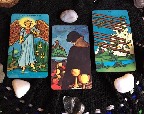 Tempering Extremes ~ Tarot for Tuesday, 25 Oct 2016
