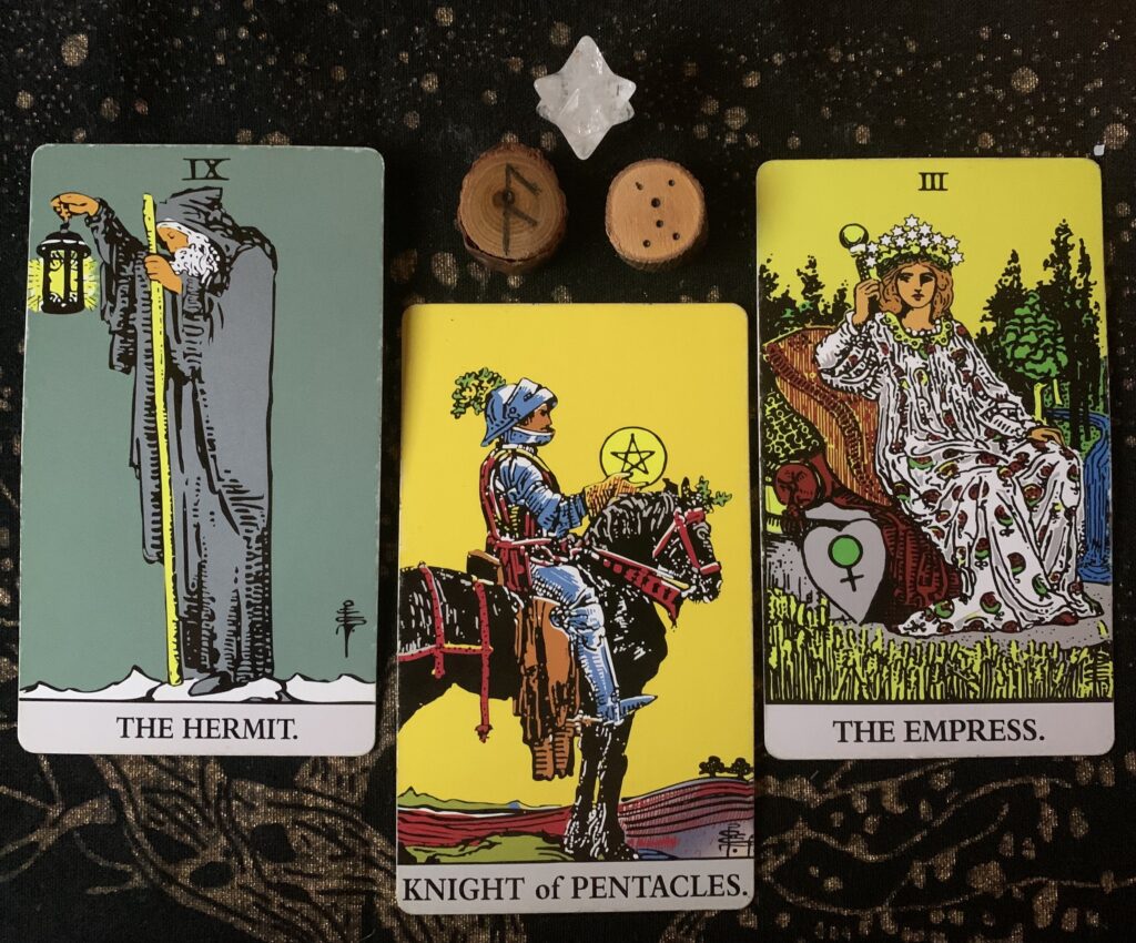 Runes: Ansuz, Conjunctio
Tarot cards: (Lto R) The Hermit, Knight of Pentacles, The Empress