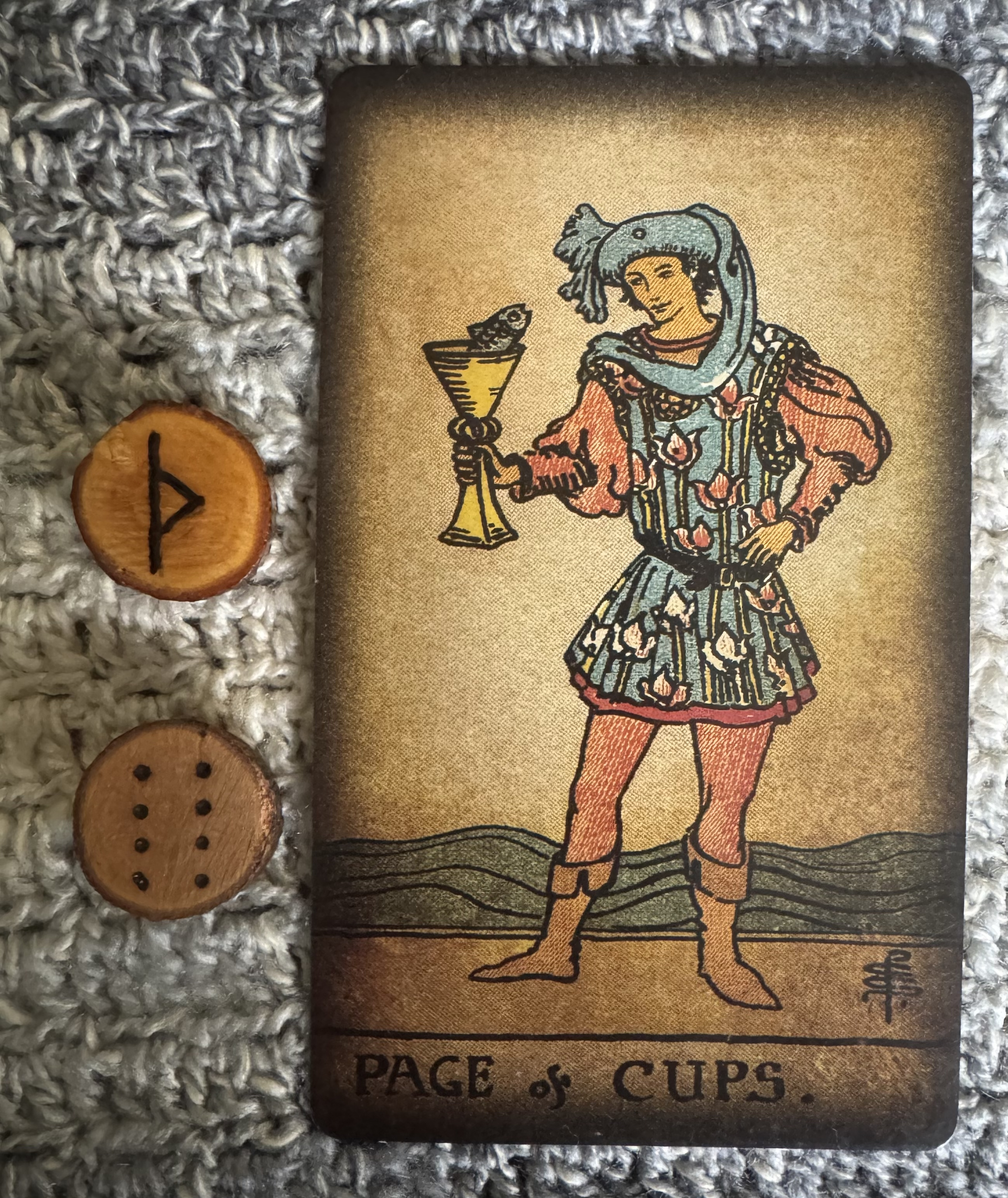 Runes: Thurisaz, Populus
Card: Page of Cups